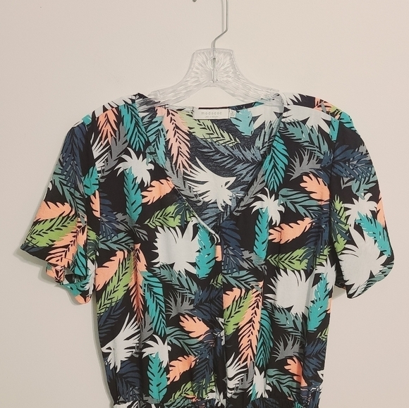 Mododoc | Women's Floral Print Short Sleeve Shorts Romper (Size Medium) - Picture 3 of 12